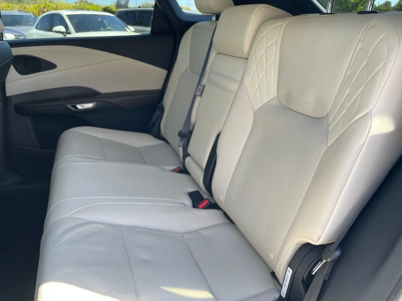 Used 2023 White Pearl Lexus 350h Premium image 10