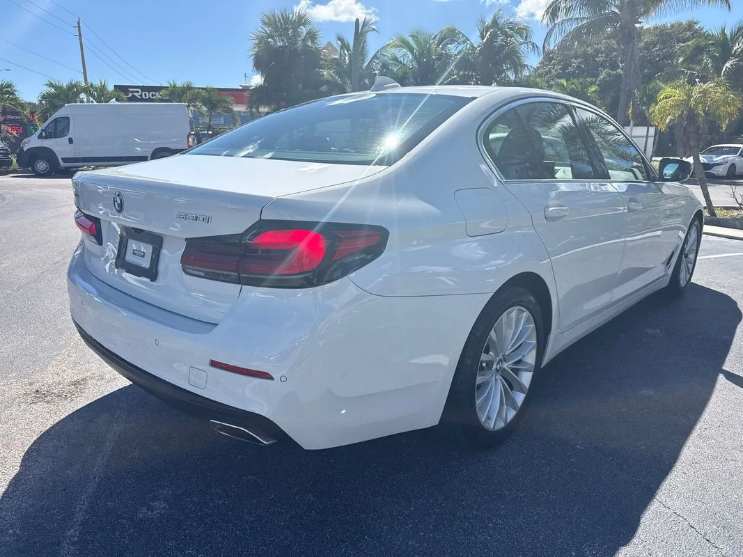 Used 2023  BMW i xDrive image 5