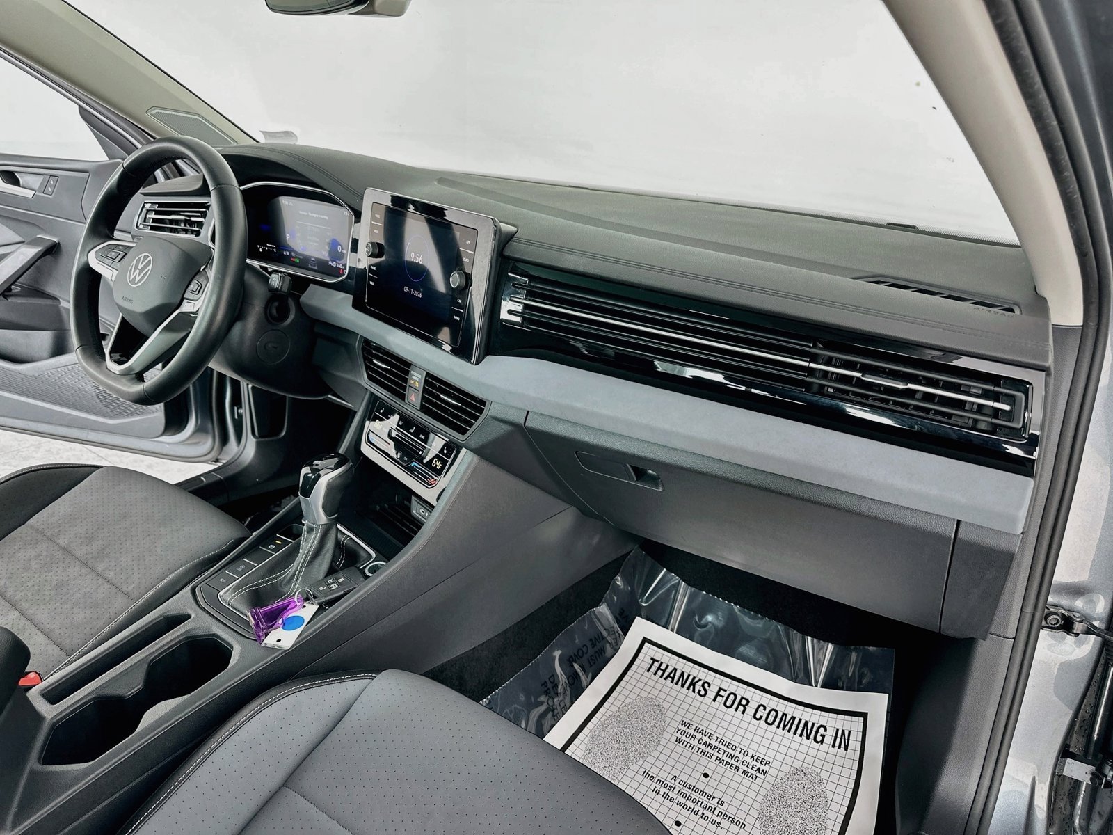 2025 Volkswagen Jetta SE - Photo 33
