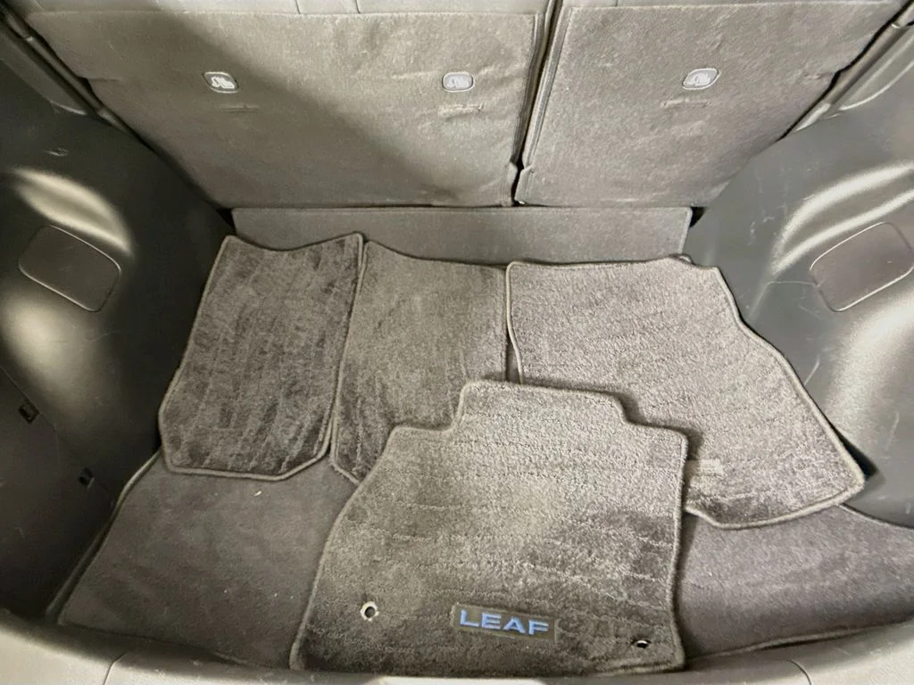 Used 2023 Silver Nissan S image 24