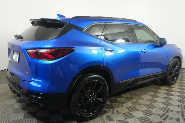 Used 2019 Kinetic Blue Metallic Chevrolet RS image 3