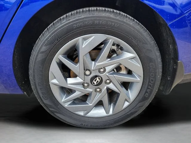 Used 2024 Blue Hyundai SEL image 11