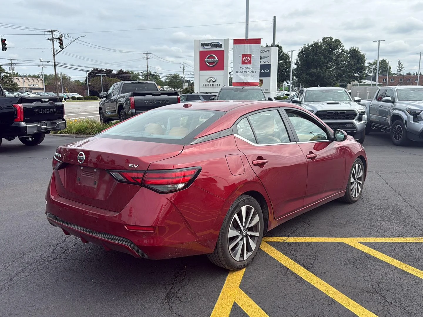 Used 2020 Scarlet Ember Tintcoat Nissan SV image 3