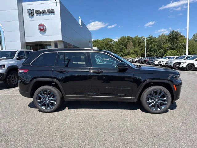 New 2026 Black Jeep  image 2