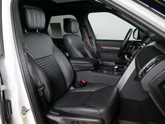 Certified Used 2025 Fuji White Land Rover Dynamic SE image 3