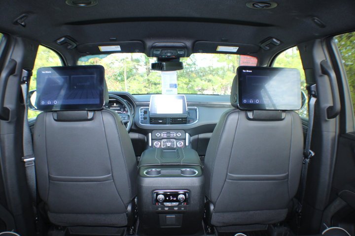 Used 2024 Onyx Black GMC SLT image 16