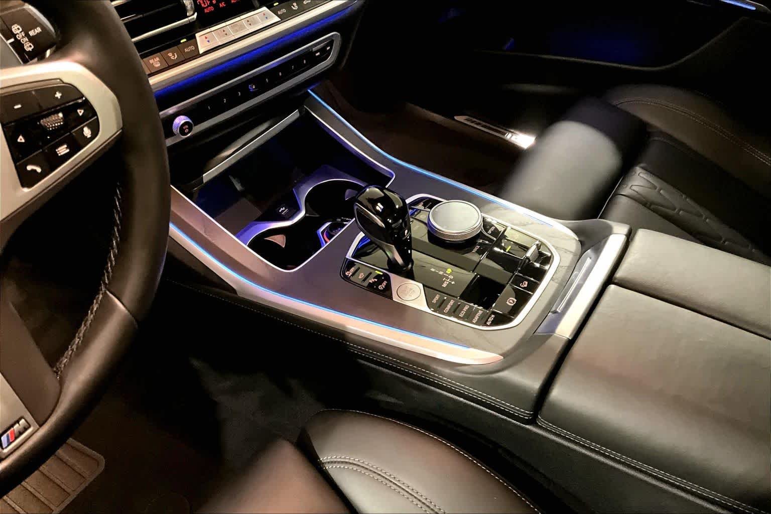 Used 2022 Black Sapphire Metallic BMW M50i image 16