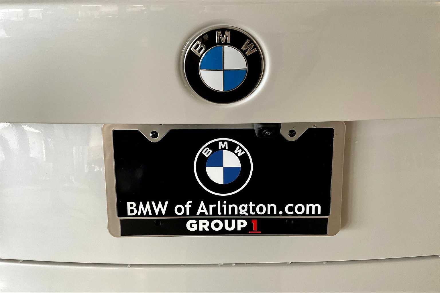 Used 2026 Mineral White Metallic BMW sDrive40i image 15
