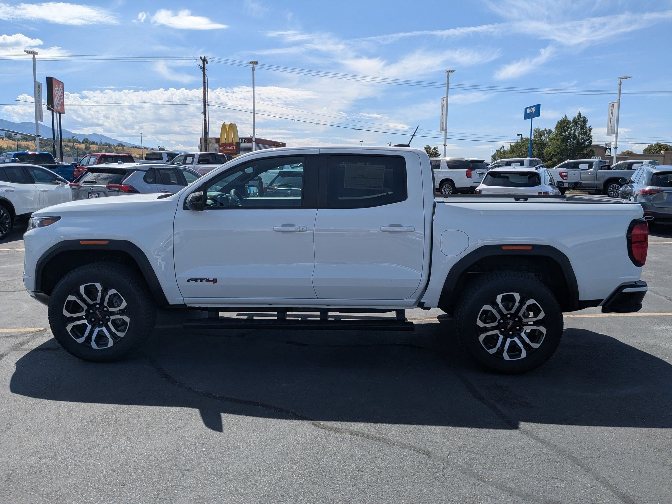 2026 GMC Canyon AT4 - Photo 7