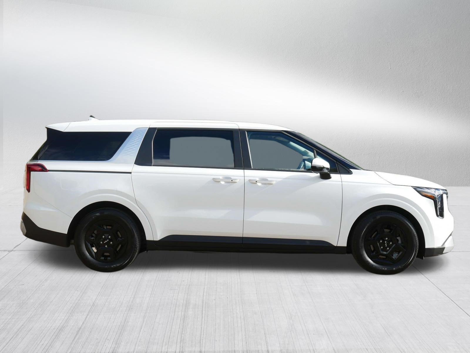 Certified Used 2026 Snow White Pearl Kia LXS image 8