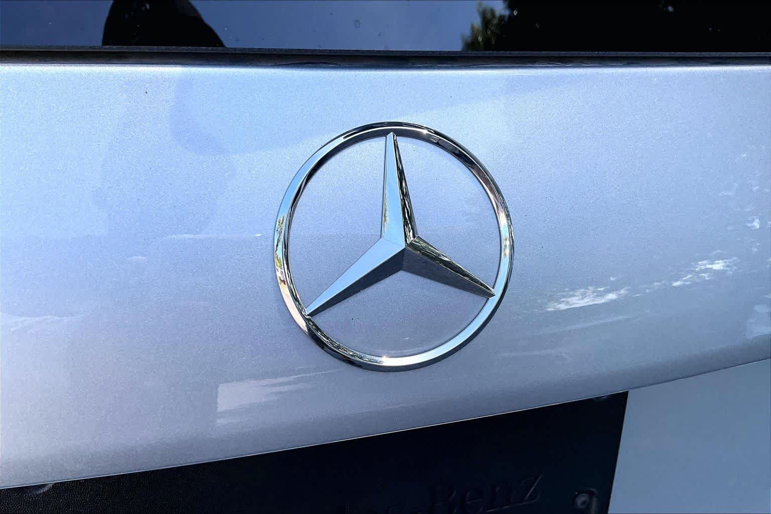 Used 2026 Cirrus Silver Metallic Mercedes-Benz GLB 250 image 31