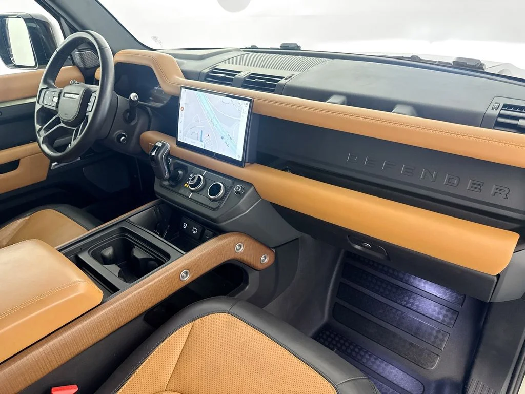 Used 2024 Green Land Rover X image 30