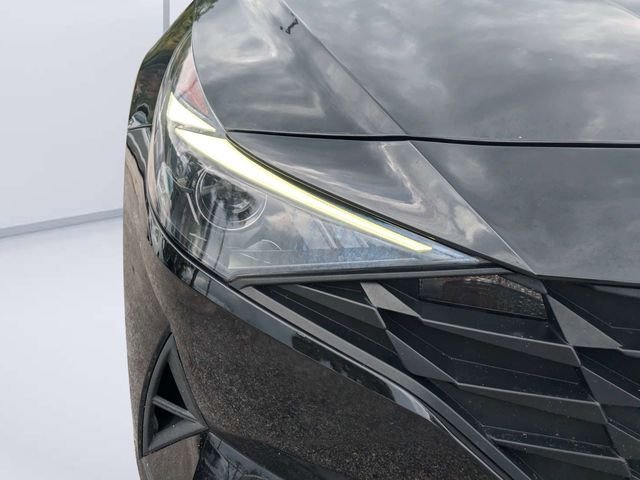 Used 2022 Black Hyundai SEL image 9