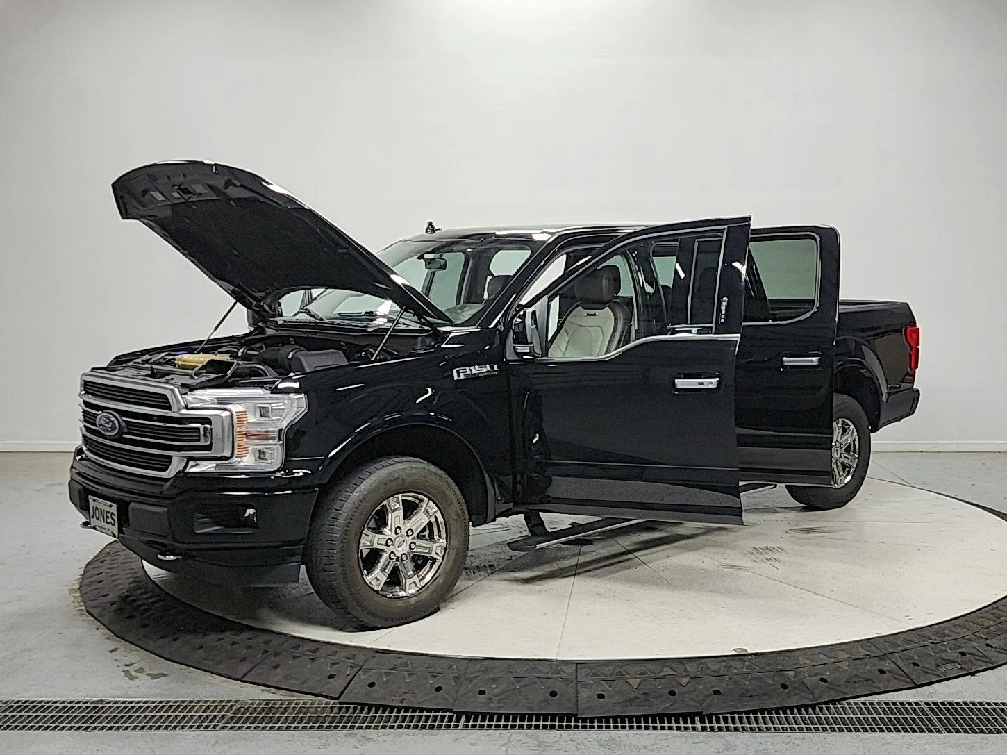 Used 2020 Black Ford Limited image 11