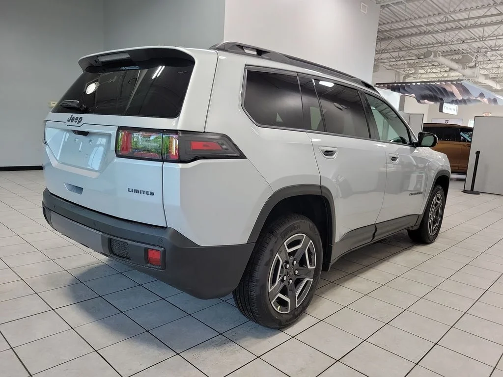 New 2026 Silver Zynith Clear-Coat Exterior Paint Jeep Limited image 6