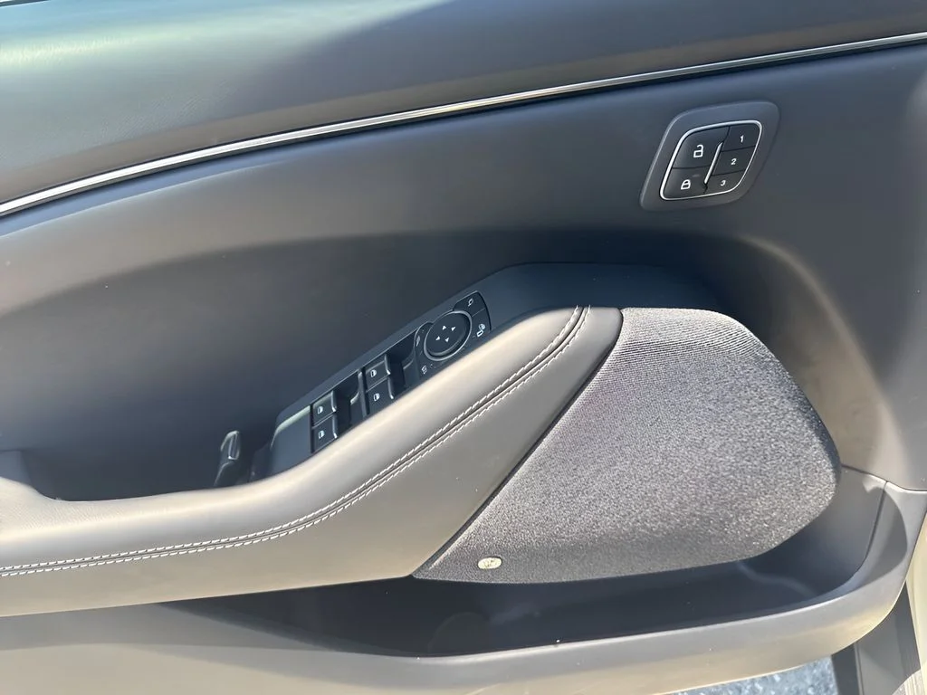 Used 2025 Beige Ford Premium image 27