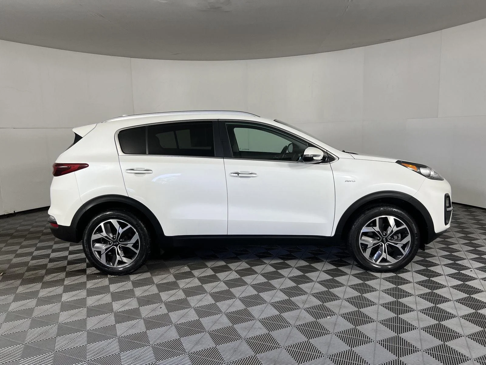 Used 2021 Snow White Pearl Kia EX image 9