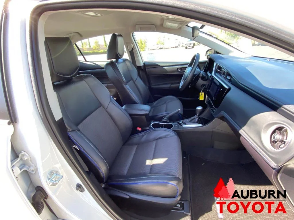 Used 2017 Ice Cap Toyota SE image 13