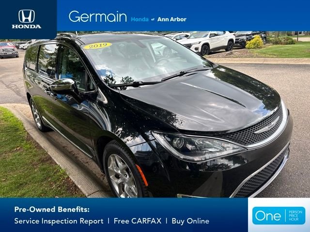 Used 2019 Brilliant Black Crystal Pearlcoat Chrysler Limited image 13