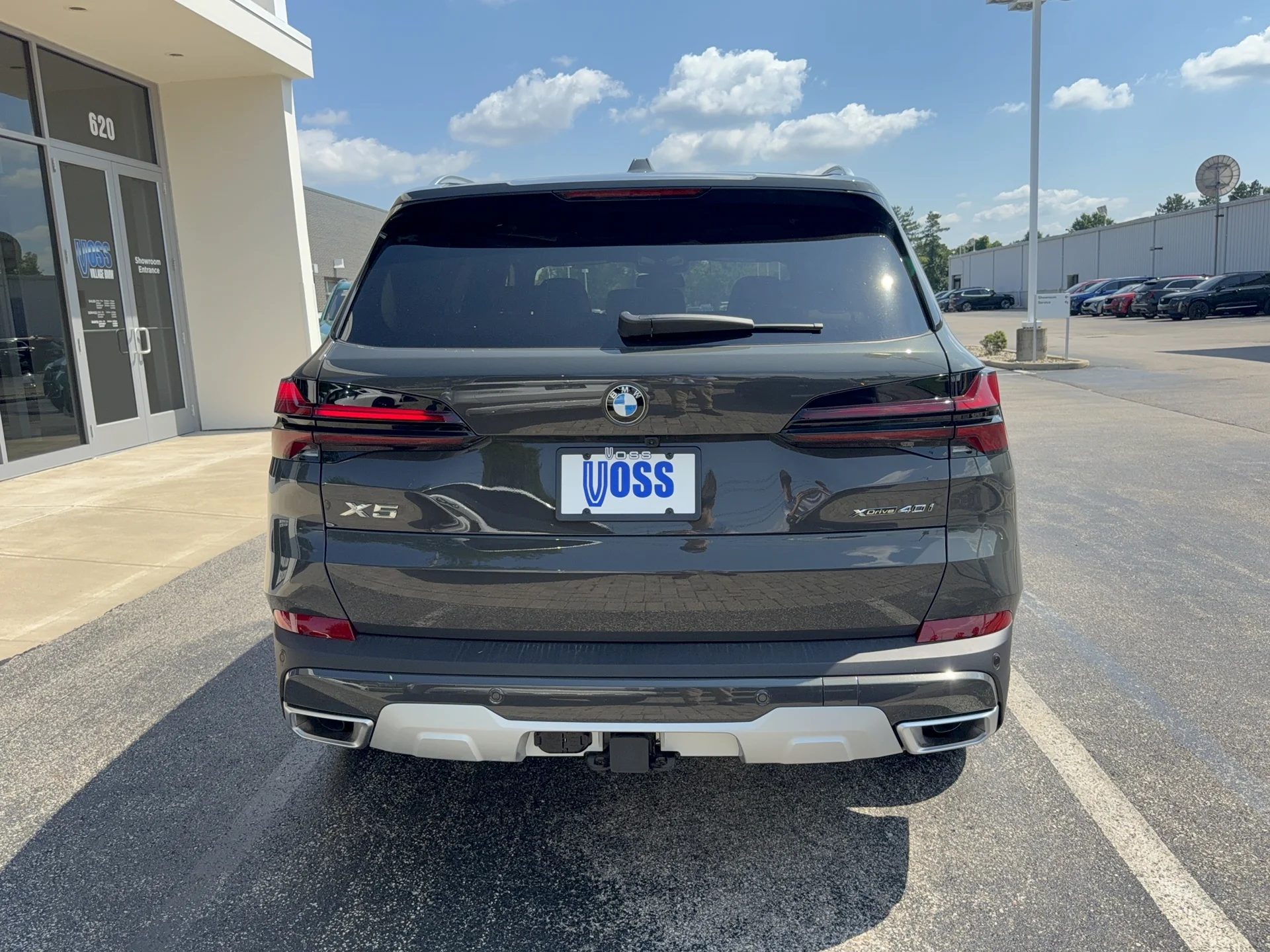 New 2026 Dravit Grey Metallic BMW xDrive40i image 4