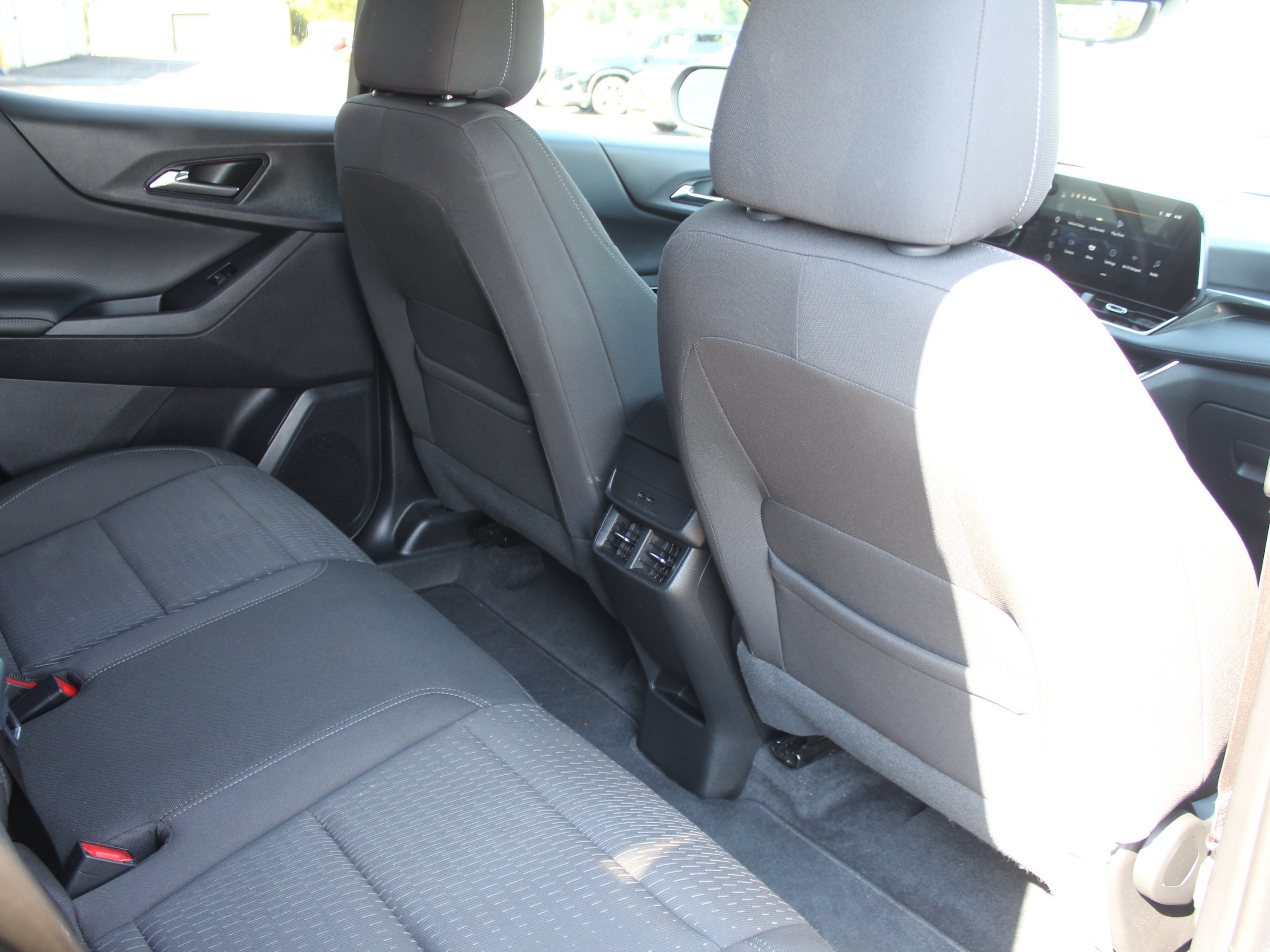 2025 Chevrolet Equinox LT - Photo 24