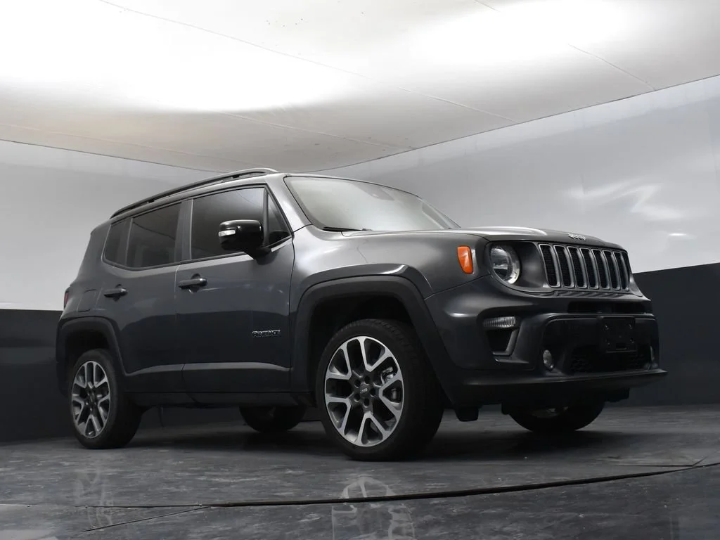 Used 2022 Gray Jeep Limited image 25