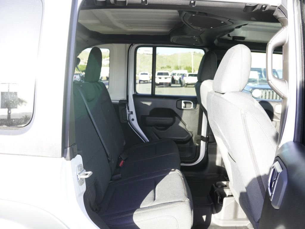 New 2026 Bright White Clear-Coat Exterior Paint Jeep Sport image 23