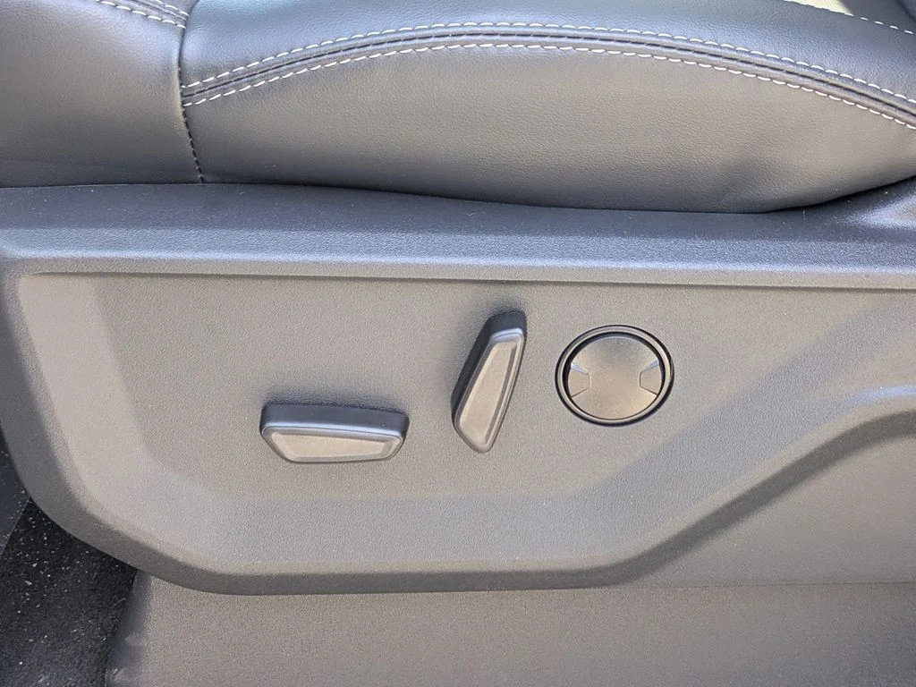 New 2026 Glacier Gray Metallic Tri-Coat Ford Platinum image 24