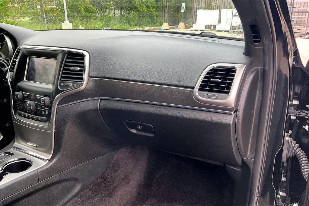 Used 2018 Black Jeep Limited image 16