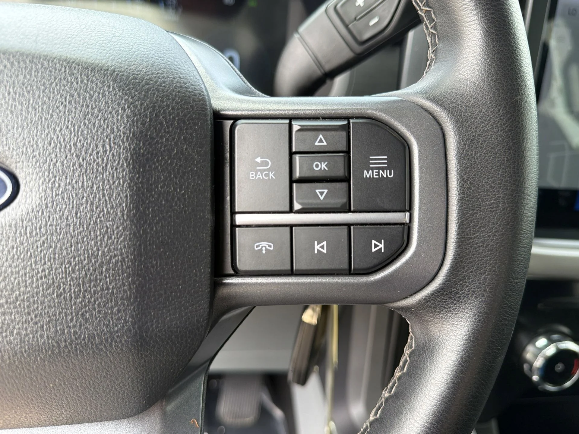 Used 2024 Black Metallic Ford XLT image 14