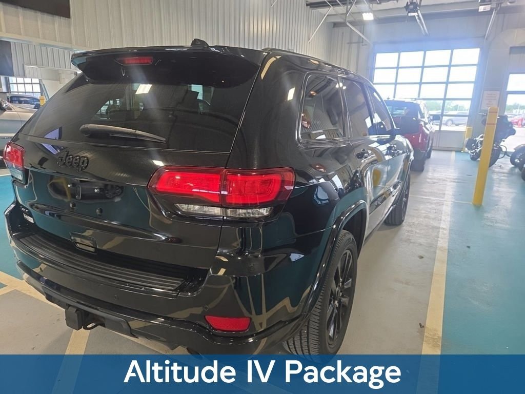 Used 2017 Black Jeep Altitude image 2