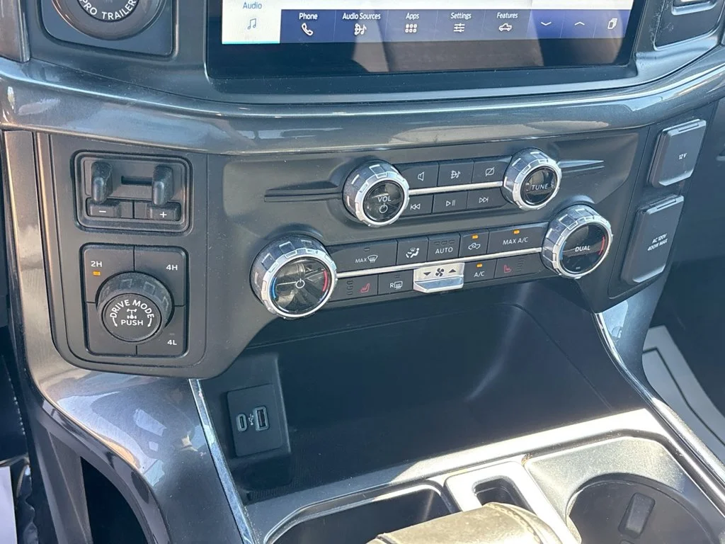 Used 2022 Atlas Blue Metallic Ford XLT image 32