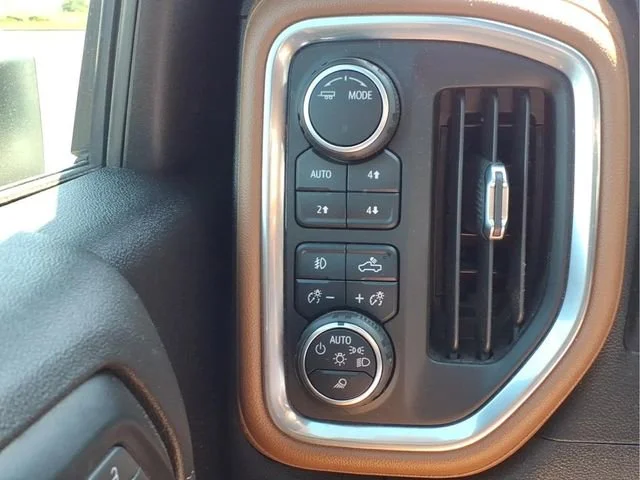 Used 2022 Iridescent Pearl Tricoat Chevrolet High Country image 15