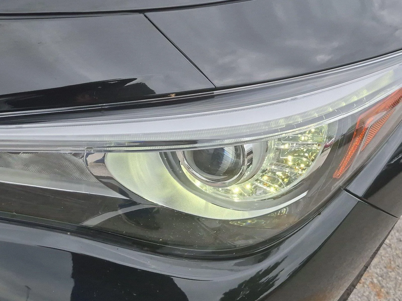 Used 2023 Midnight Black INFINITI RED SPORT 400 image 9