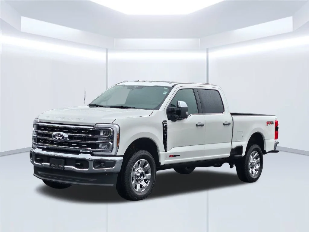 New 2027 Star White Metallic Tri-Coat Ford F-350® King Ranch® image 2