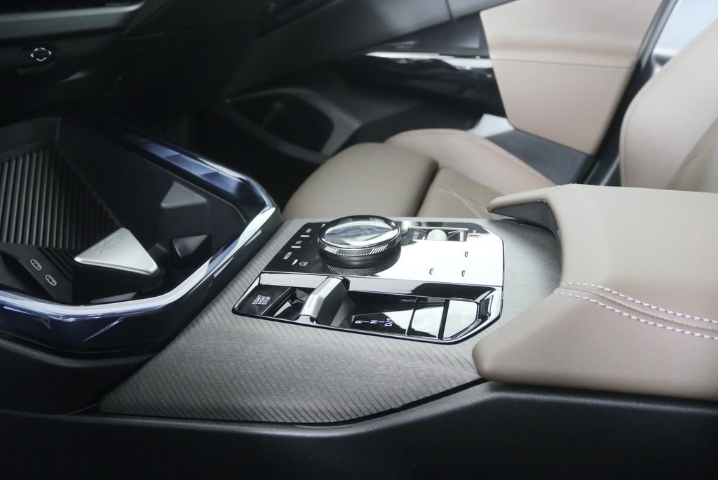 New 2026 Alpine White BMW 30 xDrive image 21