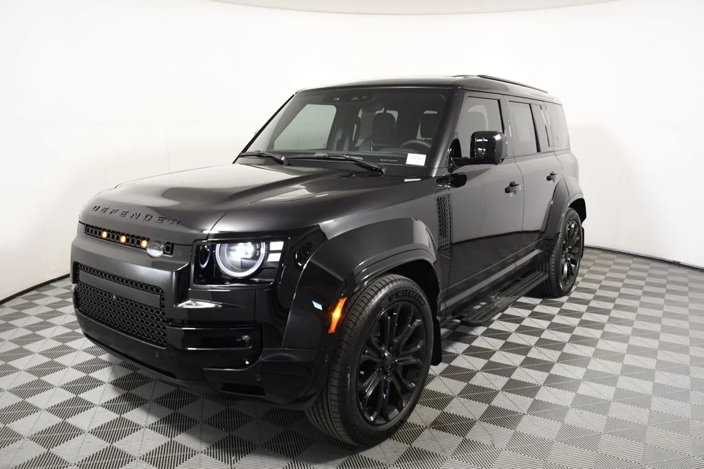 2026 Land Rover Defender 110 OCTA P635's photo