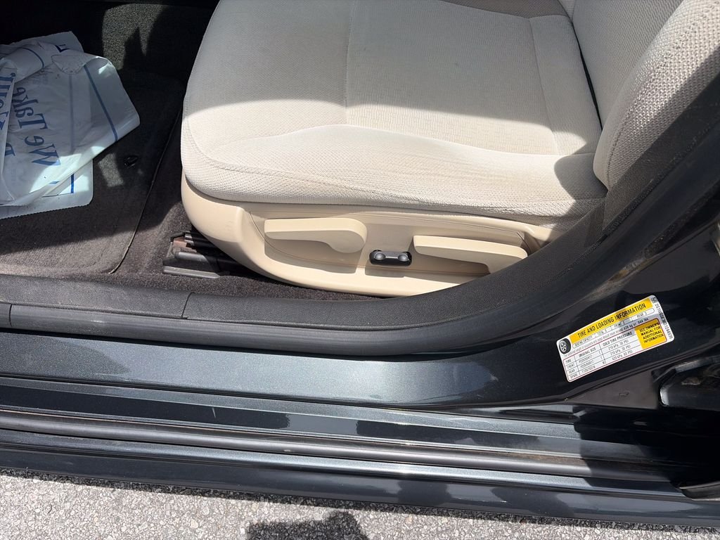 Used 2013 Gray Chevrolet LT image 13