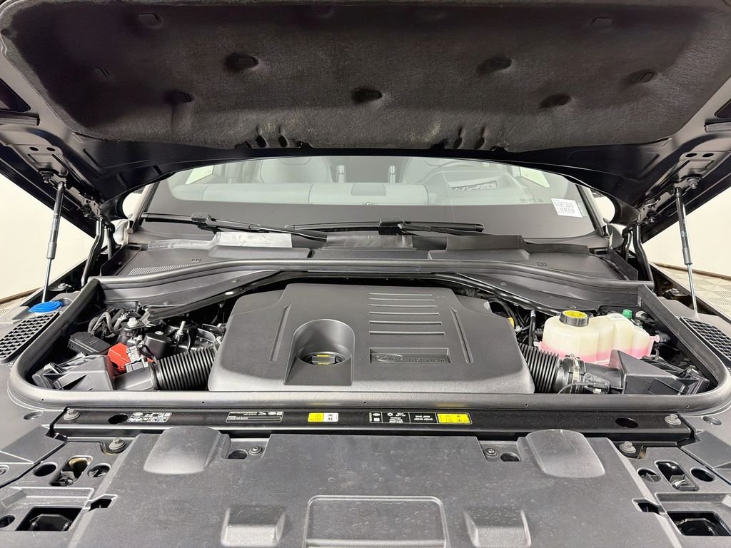 New 2027 Santorini Black Land Rover Dynamic SE P400 image 32