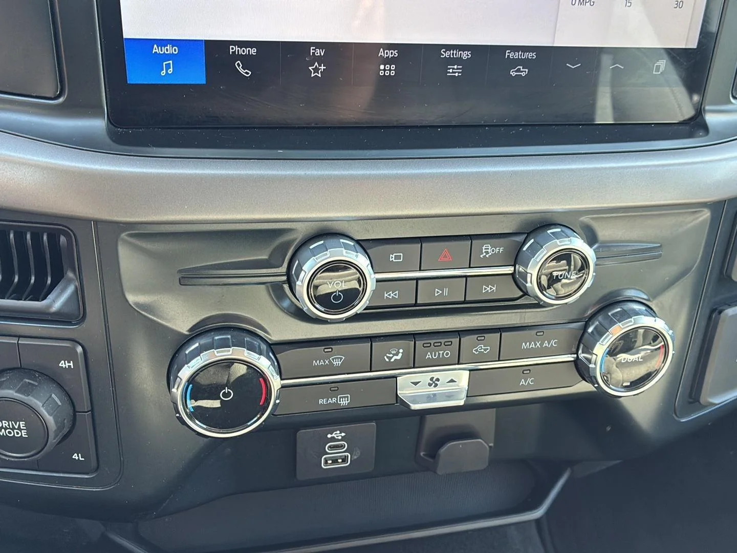 Used 2025 Atlas Blue Ford XLT image 36