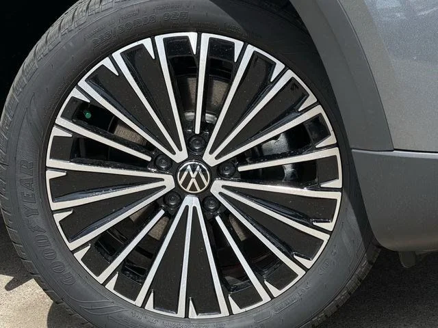 New 2026 Gray Volkswagen 1.5T SE image 6