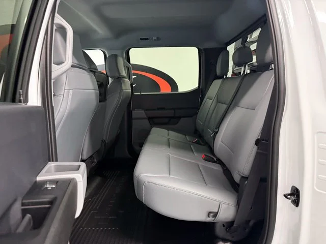 New 2026 Oxford White Ford F-350® XL image 32