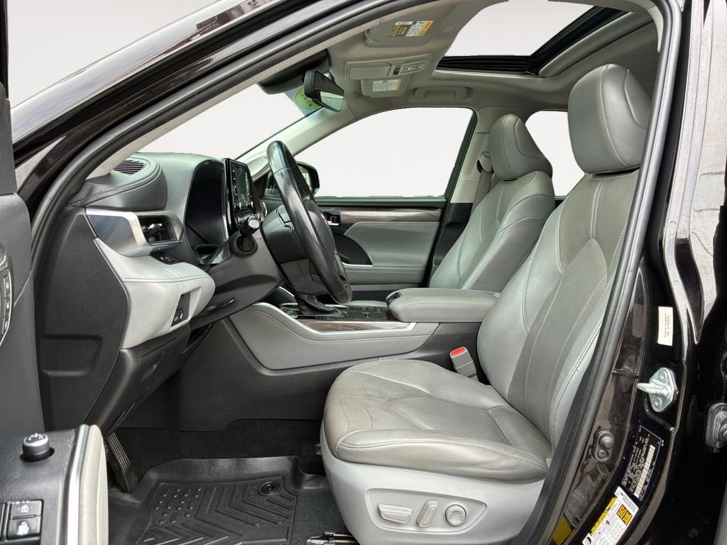 Used 2021 Brown Toyota Limited image 9