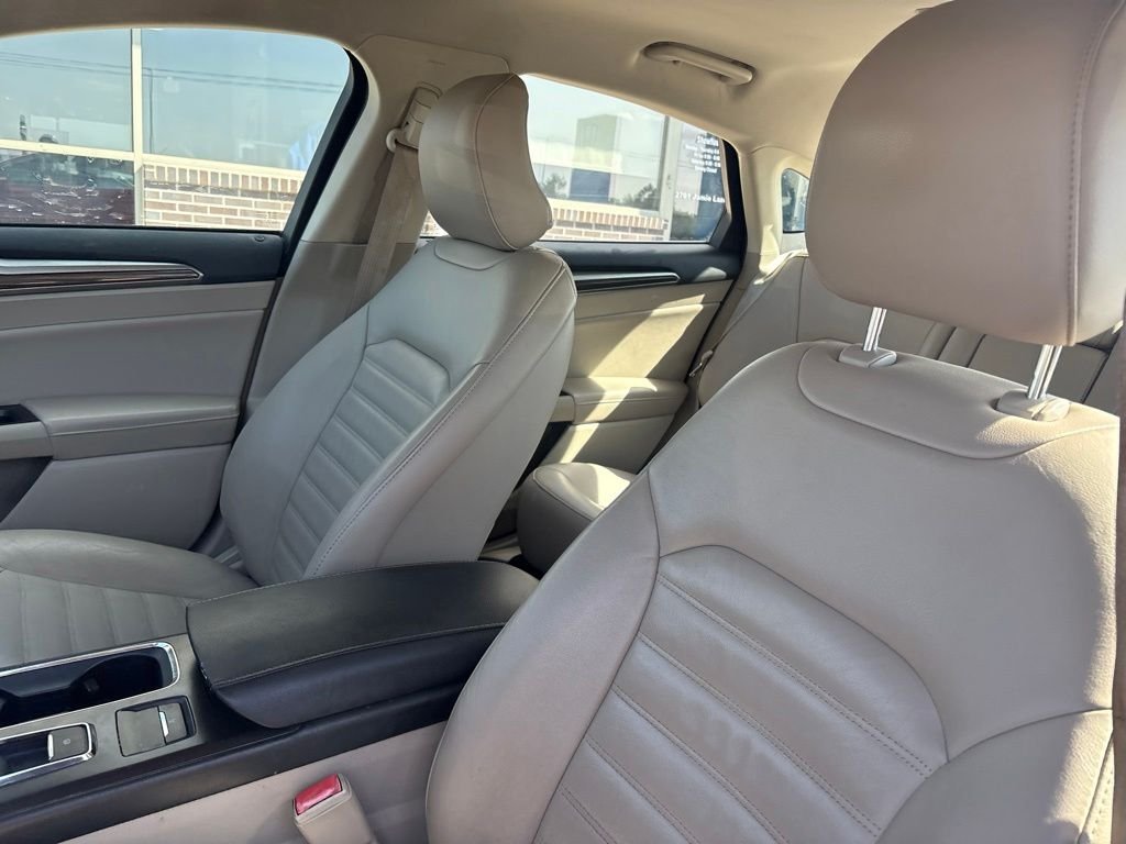 Used 2017 Ruby Red Metallic Ford SE image 11