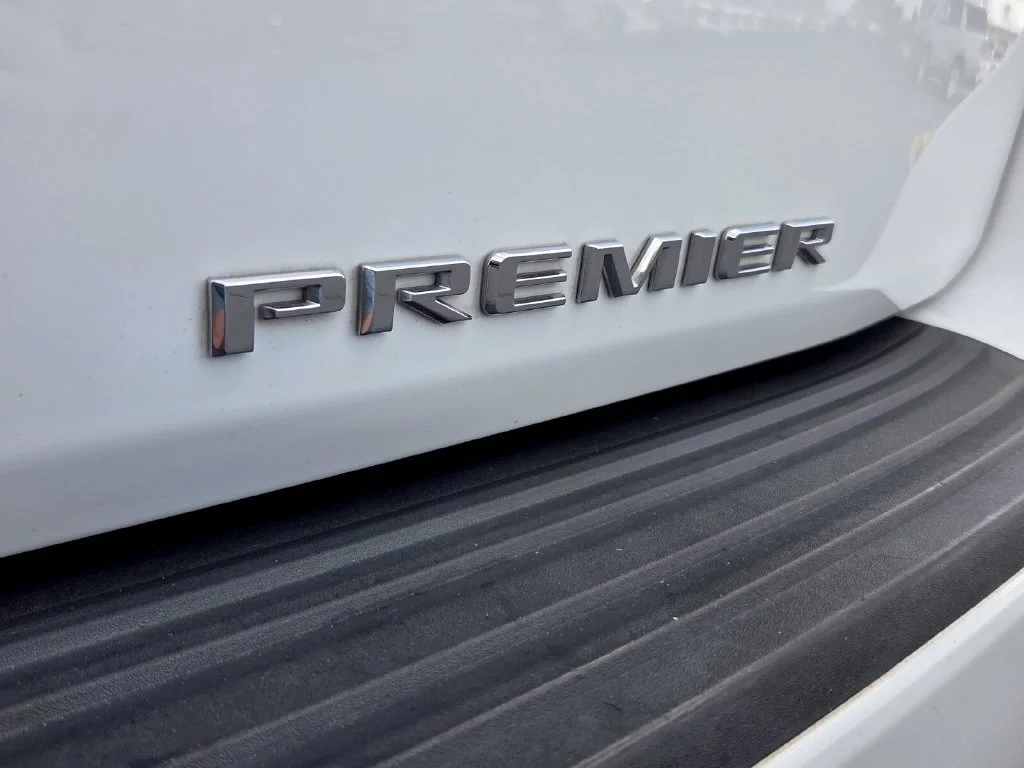 Used 2022 Summit White Chevrolet Premier image 11