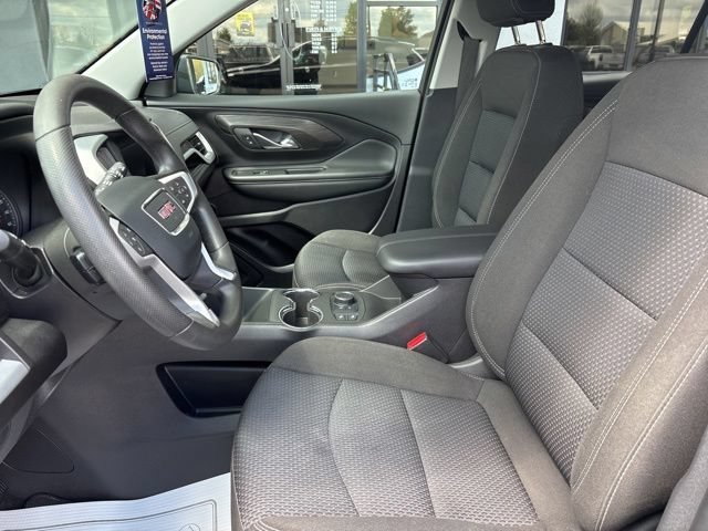 Used 2024 Ebony Twilight Metallic GMC SLE image 4