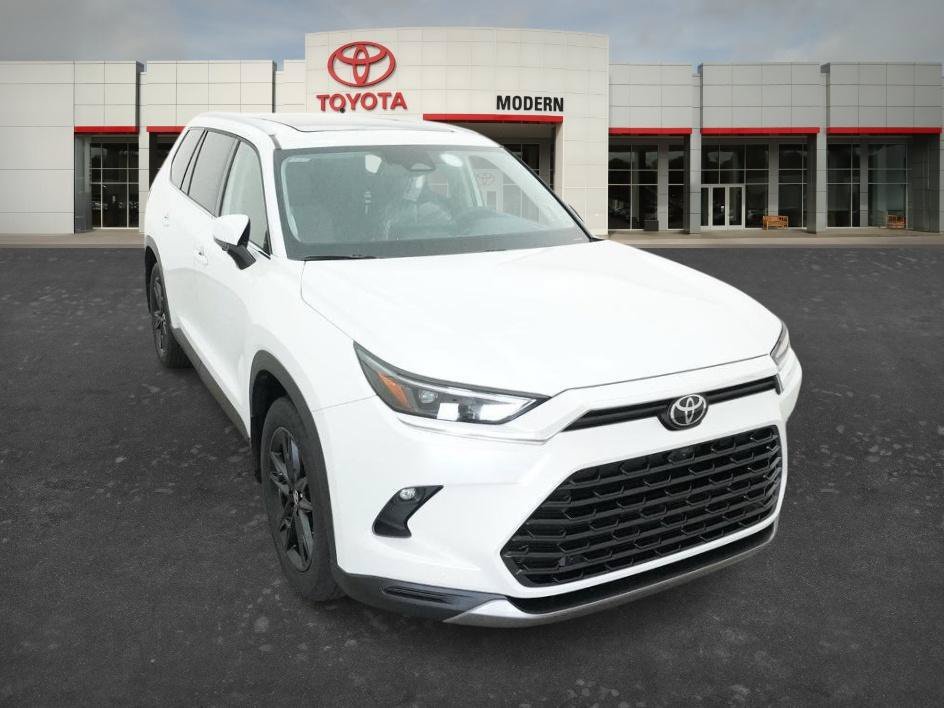 New 2026 Wind Chill Pearl Toyota Platinum image 8