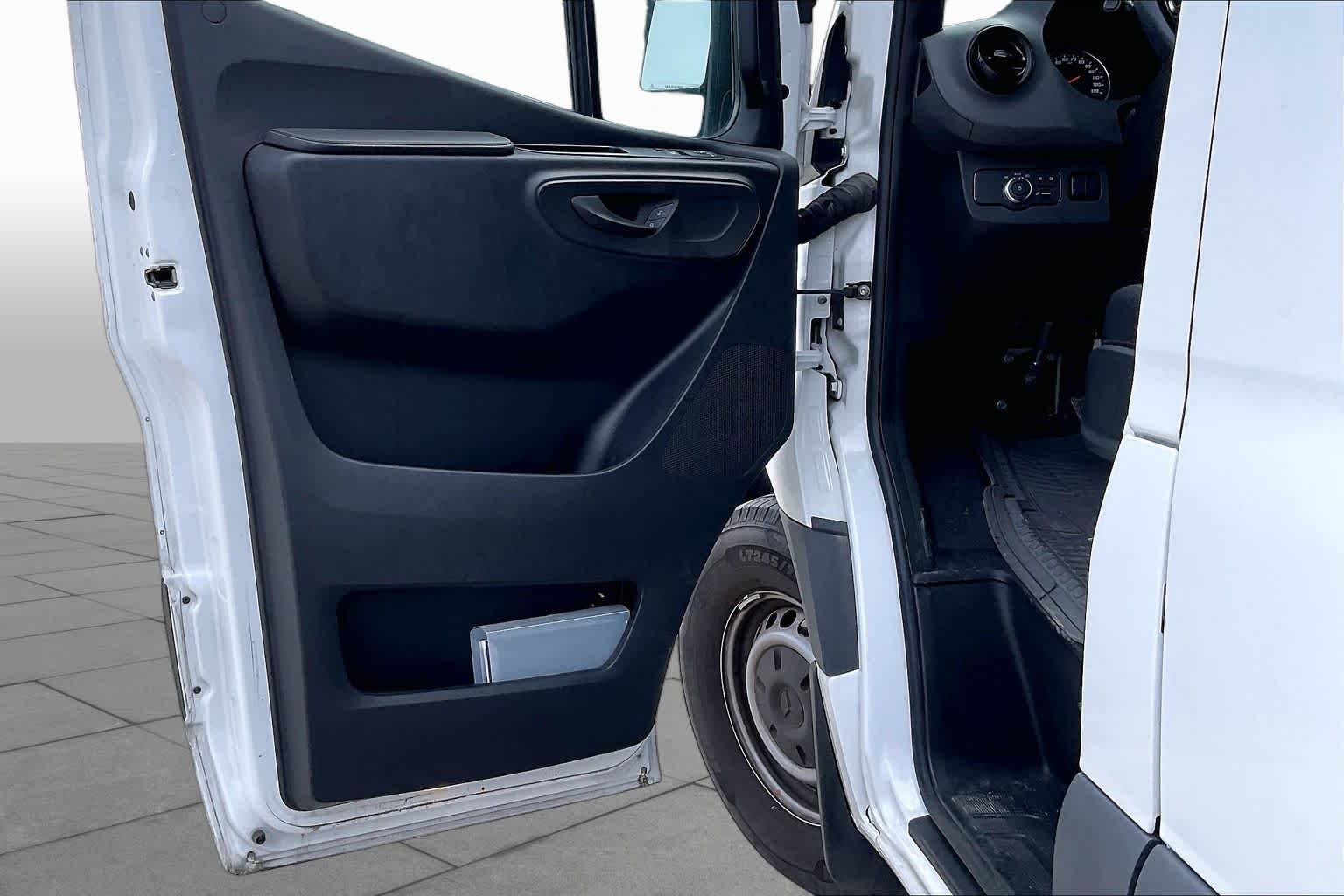 Used 2021 Arctic White Mercedes-Benz  image 20