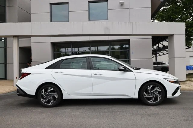 Certified Used 2025 Serenity White Hyundai SEL Sport image 4