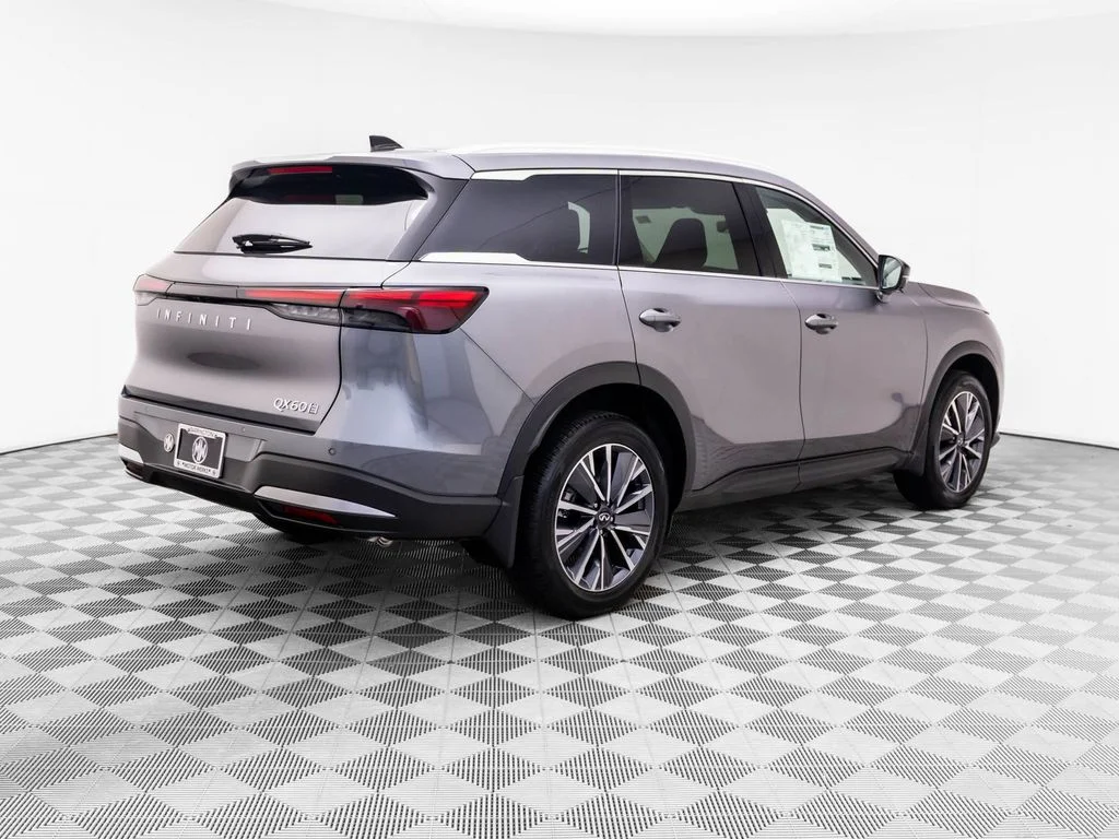New 2027 GRAPHITE SHADOW INFINITI Luxe AWD image 5